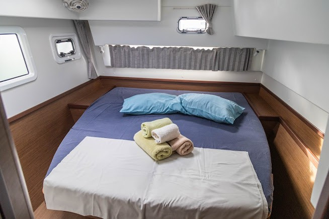 Yacht LAGOON - 42 "Ziromon"