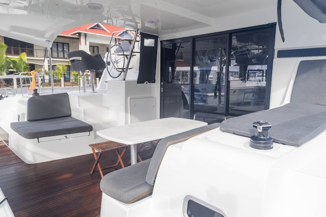 Yacht LAGOON - 42 "Ziromon"