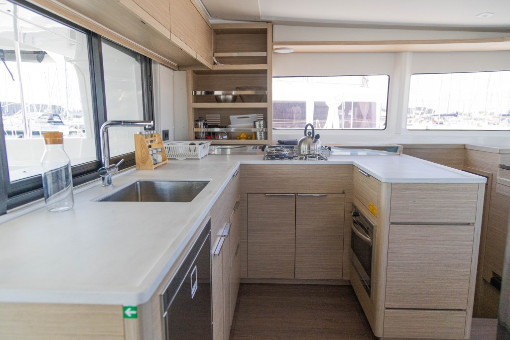 Yacht LAGOON - 46 "Cari"