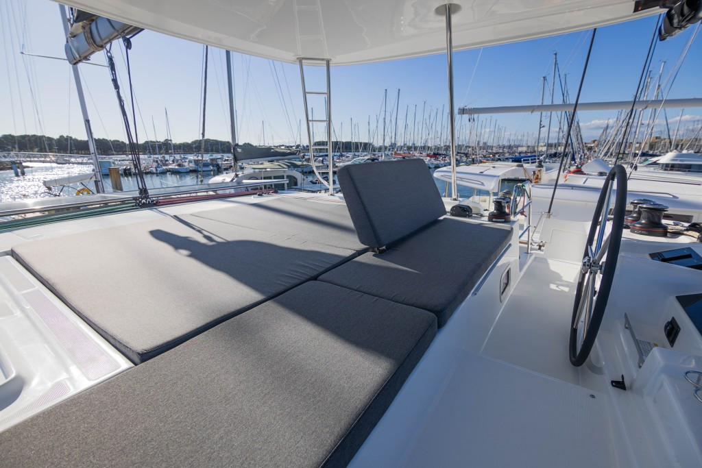 Yacht LAGOON - 46 "Cari"