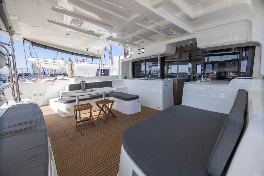 Yacht LAGOON - 46 "Cari"