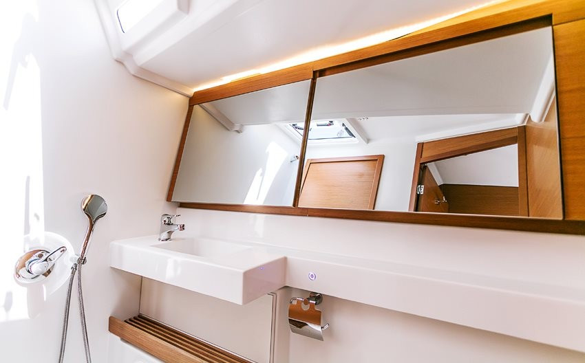 Yacht JEANNEAU - Sun Odyssey 440 "Coco"