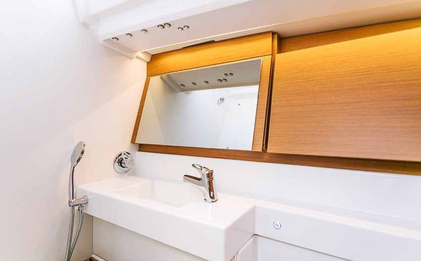 Yacht JEANNEAU - Sun Odyssey 440 "Coco"