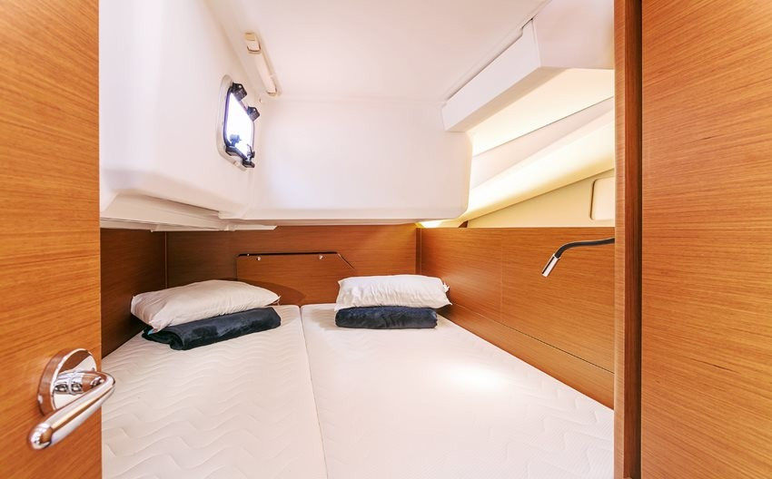 Yacht JEANNEAU - Sun Odyssey 440 "Indira"