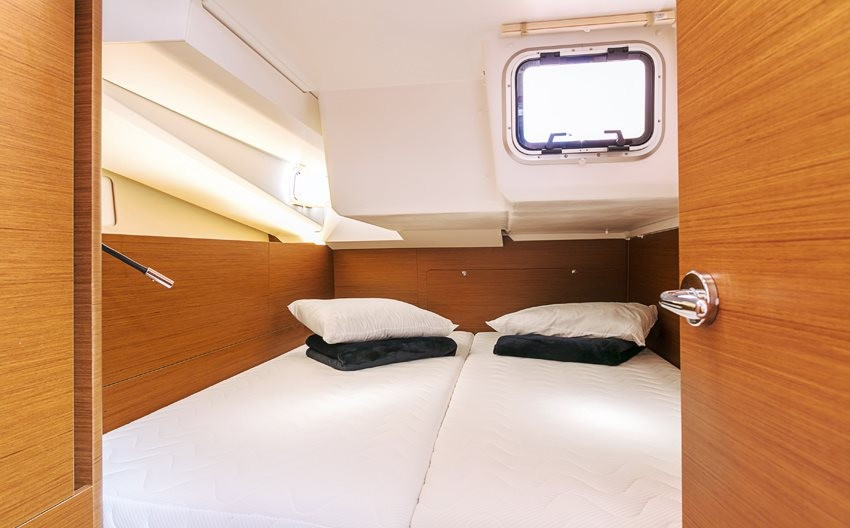 Yacht JEANNEAU - Sun Odyssey 440 "Indira"