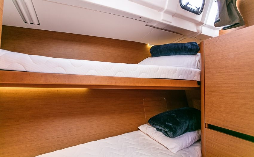 Yacht JEANNEAU - Sun Odyssey 490 "Aurora"