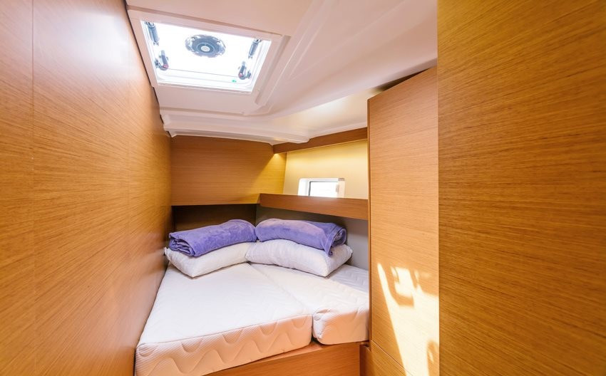 Yacht JEANNEAU - Sun Odyssey 490 "Aurora"