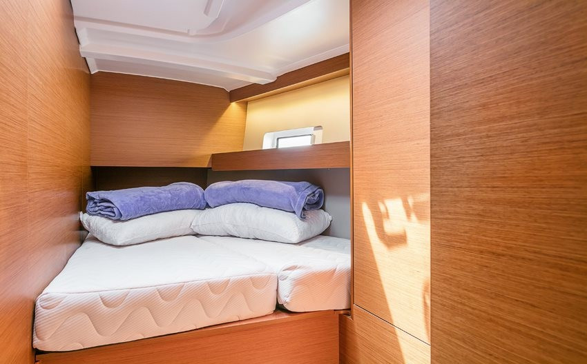 Yacht JEANNEAU - Sun Odyssey 490 "Frida"