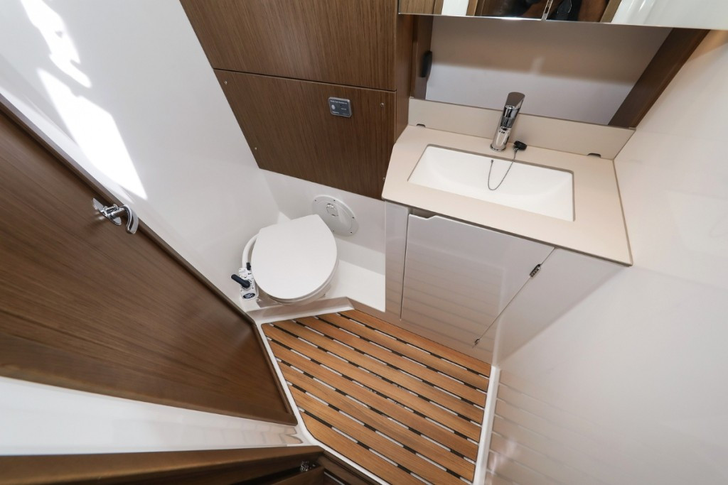 Yacht BAVARIA - C46 "Lana"