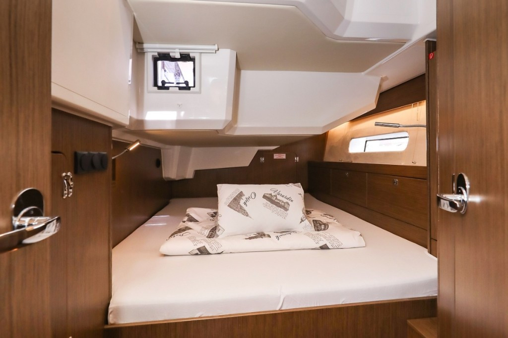 Yacht BAVARIA - C46 "Lana"