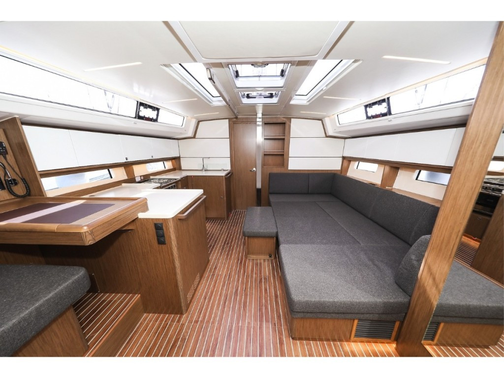 Yacht BAVARIA - C46 "Lana"