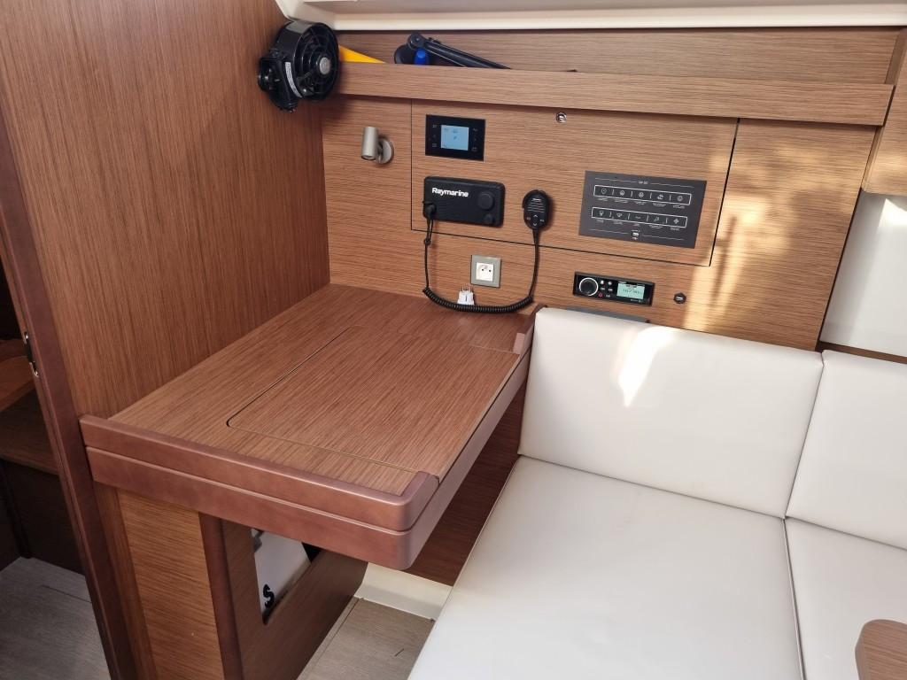 Yacht BENETEAU - Oceanis 40.1 "Hadar"