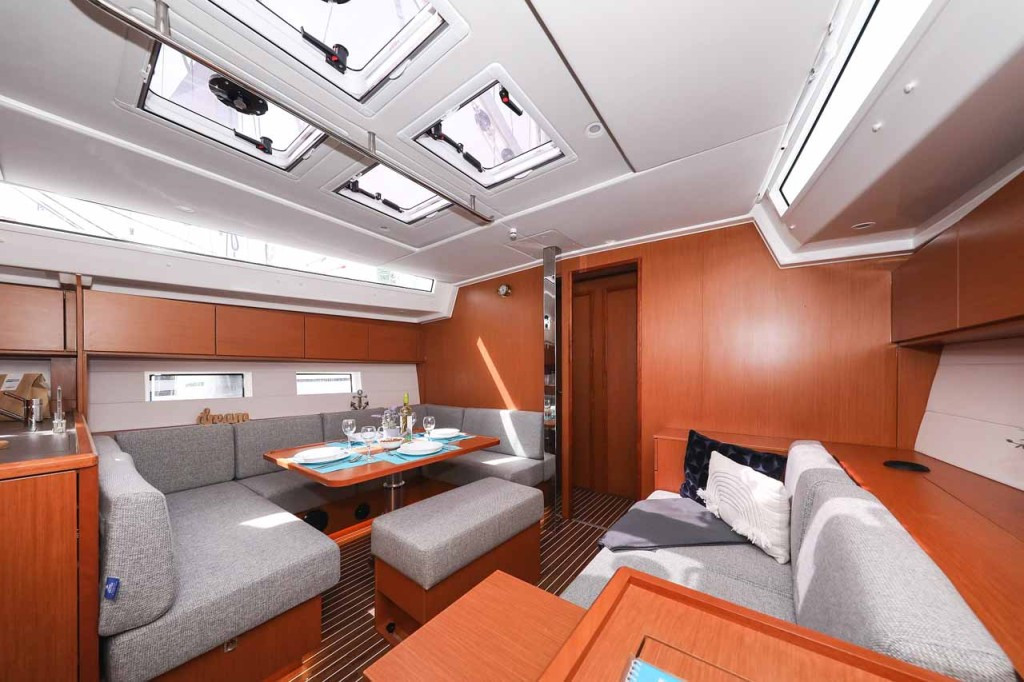 Yacht BAVARIA - C50 Holiday "Granat"