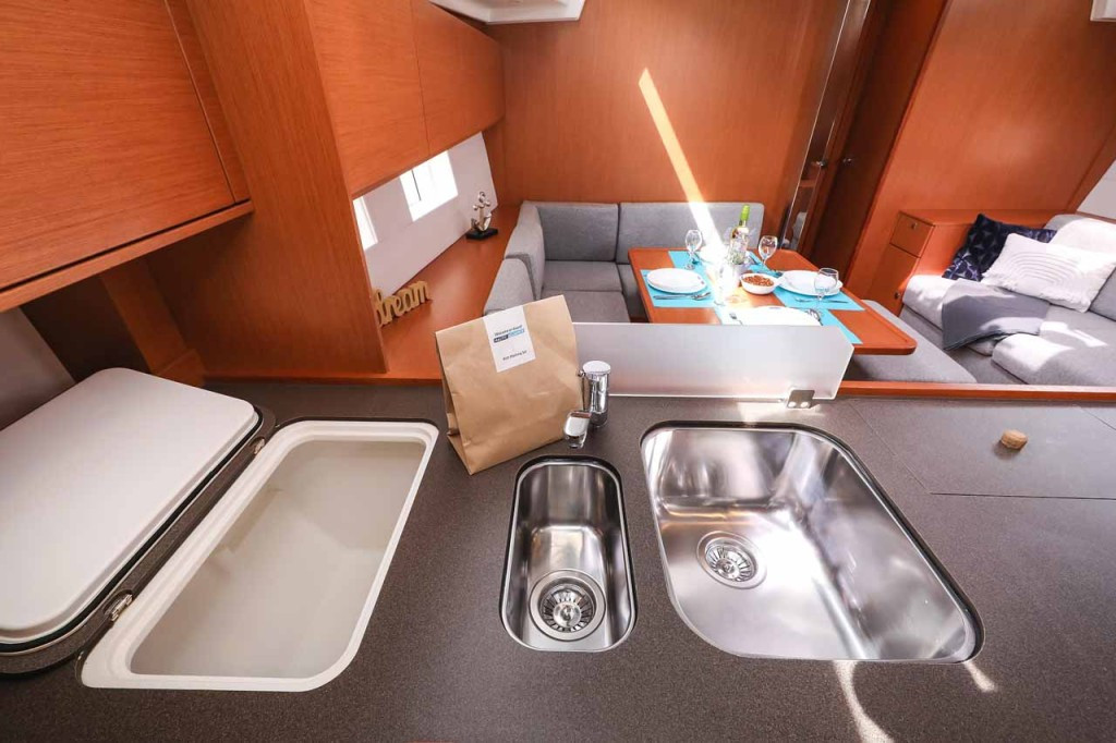 Yacht BAVARIA - C50 Holiday "Granat"