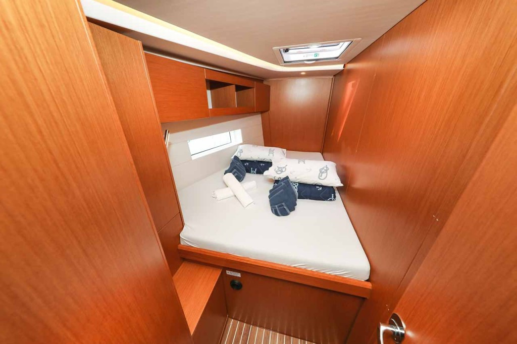 Yacht BAVARIA - C50 Holiday "Granat"