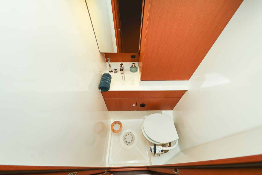 Yacht BAVARIA - C50 Holiday "Granat"