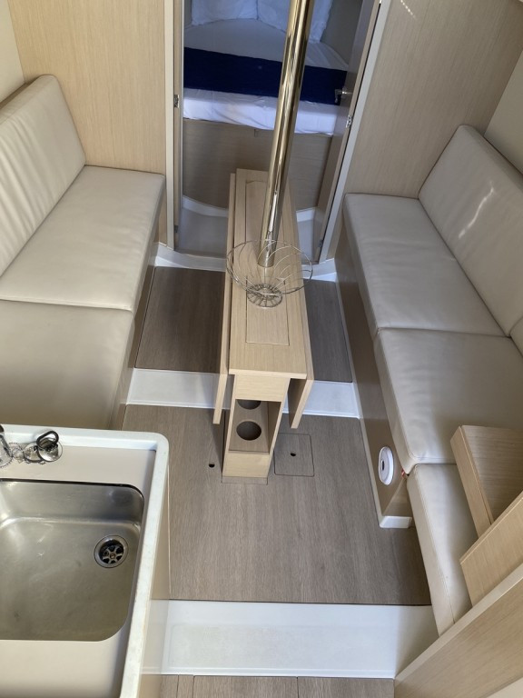 Yacht BENETEAU - Oceanis 30.1 "Carina"