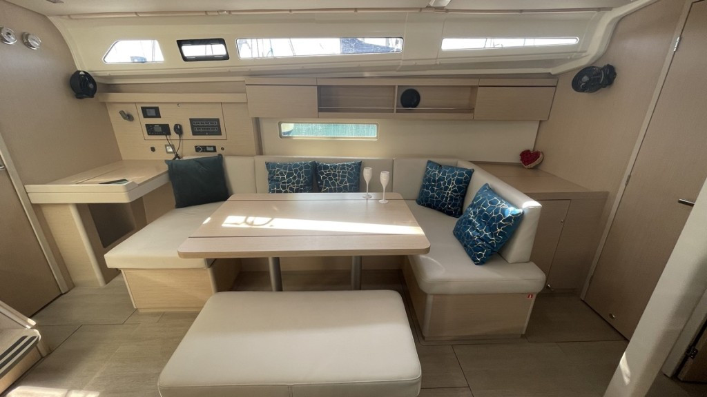Yacht BENETEAU - Oceanis 40.1 "Vela"
