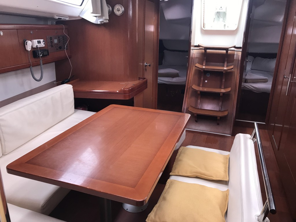 Yacht BENETEAU - Oceanis 43 "Libra"