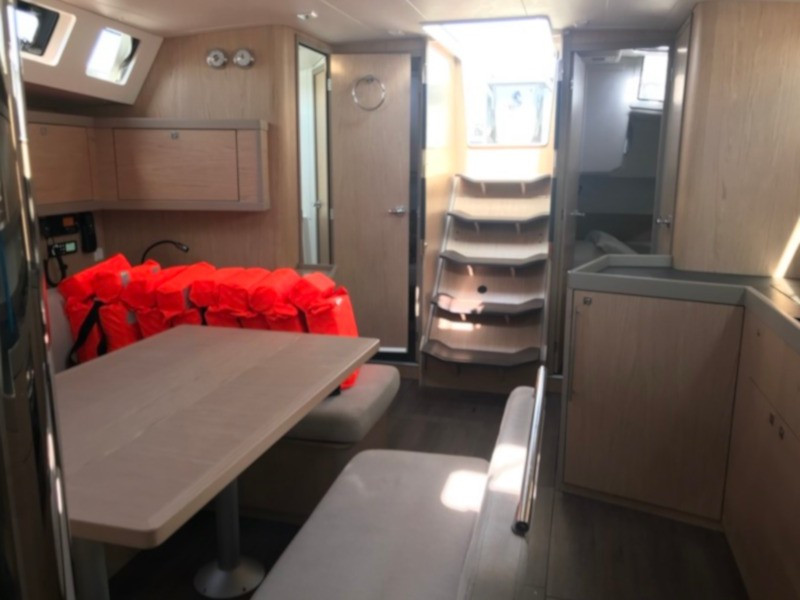 Yacht BENETEAU - Oceanis 45 "Alphard"