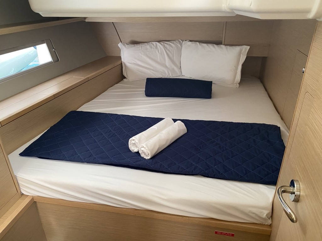 Yacht DUFOUR - 470 "Virgo"