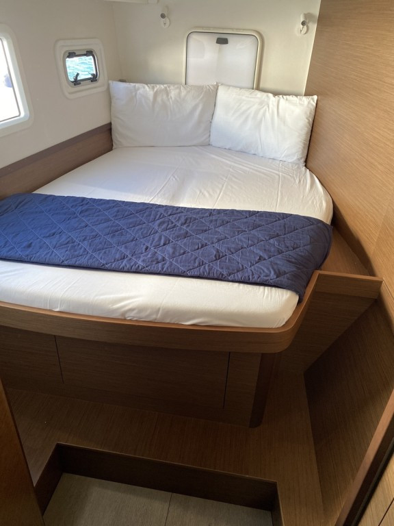 Yacht LAGOON - 42 "Felis"