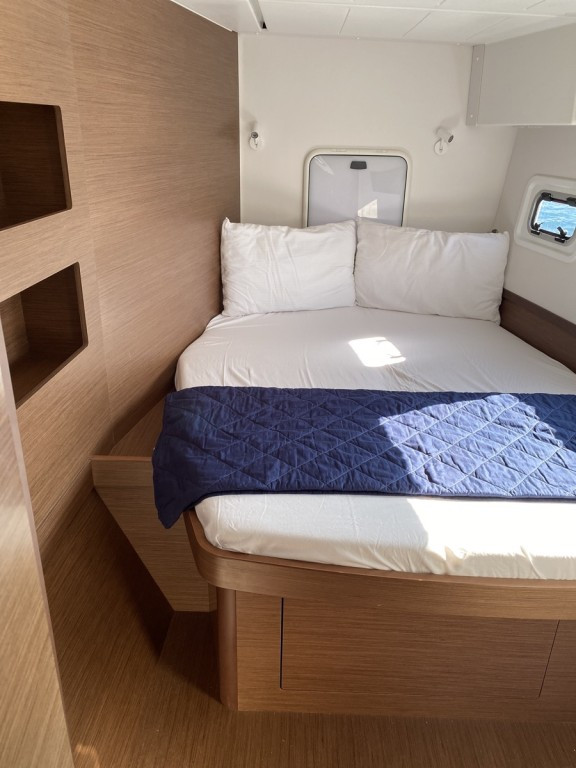 Yacht LAGOON - 42 "Felis"