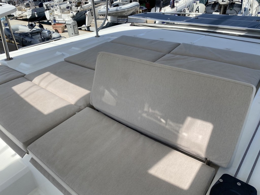 Yacht LAGOON - 46 "Rolling Stones"