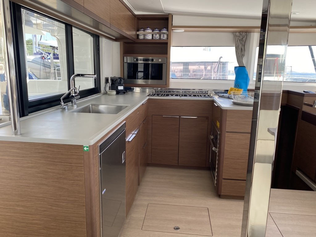 Yacht LAGOON - 46 "Rolling Stones"