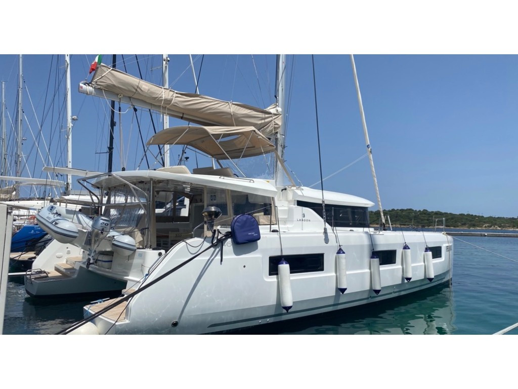 Yacht LAGOON - 46 "Blue Alma"