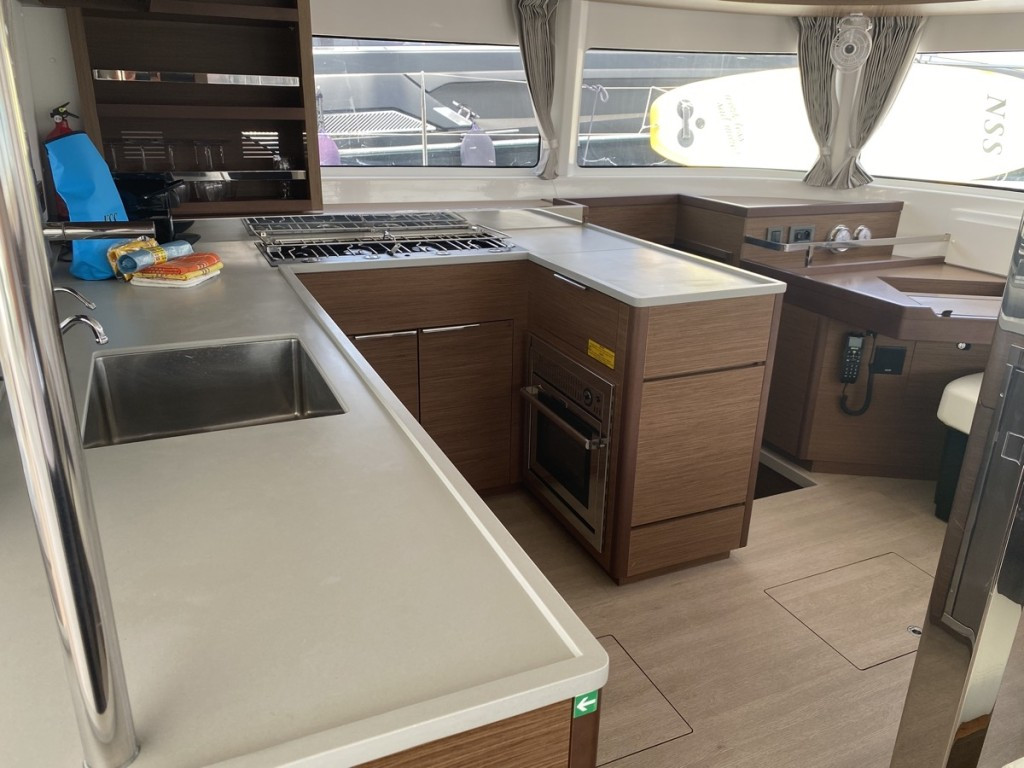 Yacht LAGOON - 46 "Blue Alma"