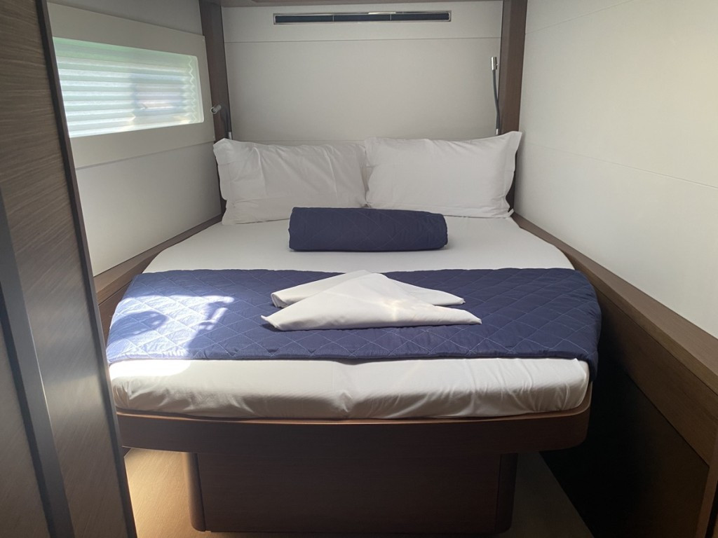 Yacht LAGOON - 46 "Blue Alma"