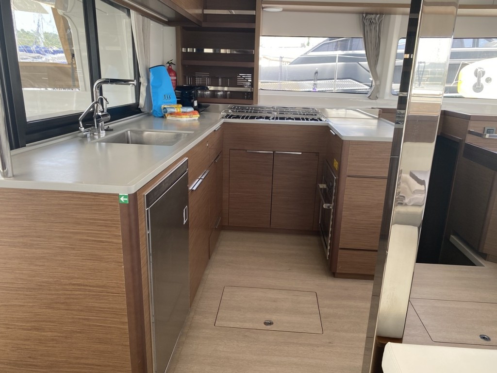 Yacht LAGOON - 46 "Blue Alma"