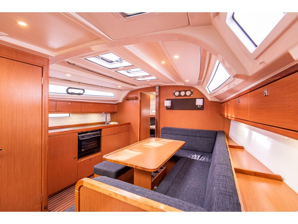 Yacht BAVARIA - Cruiser 41 "Libeccio"