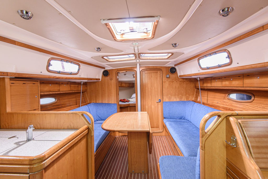 Yacht BAVARIA - 37 Cruiser "Gigiona"