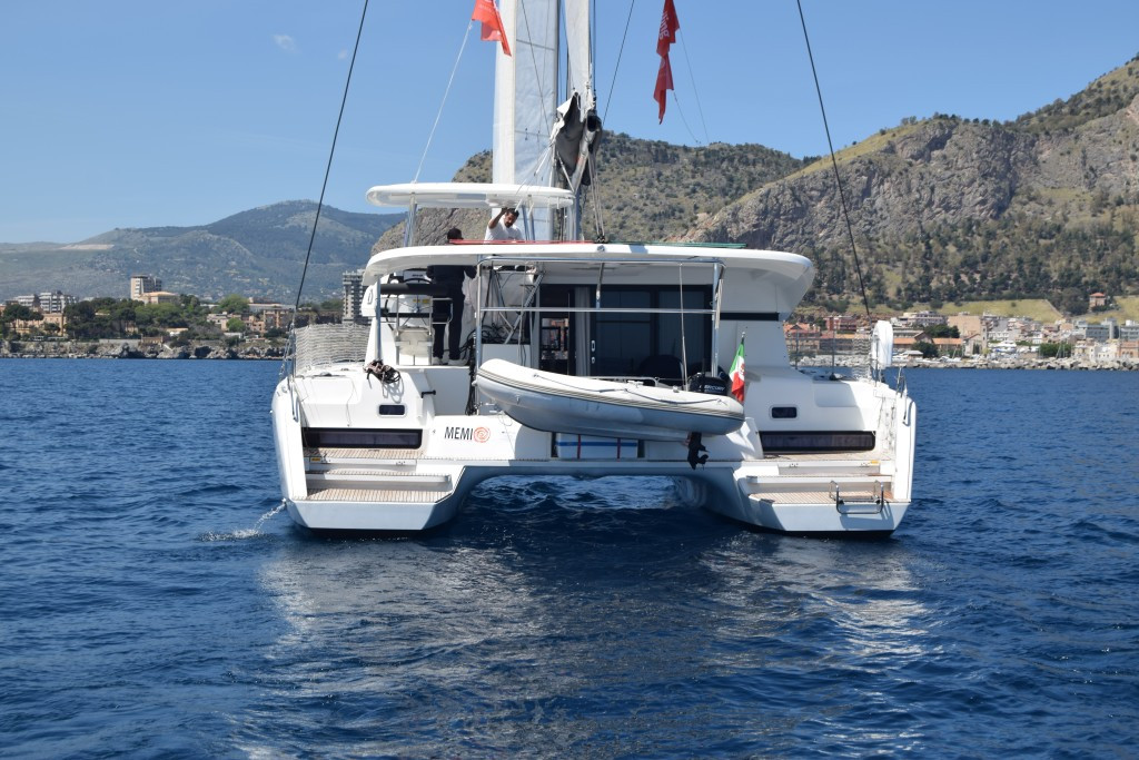 Yacht LAGOON - 42 "Memi"