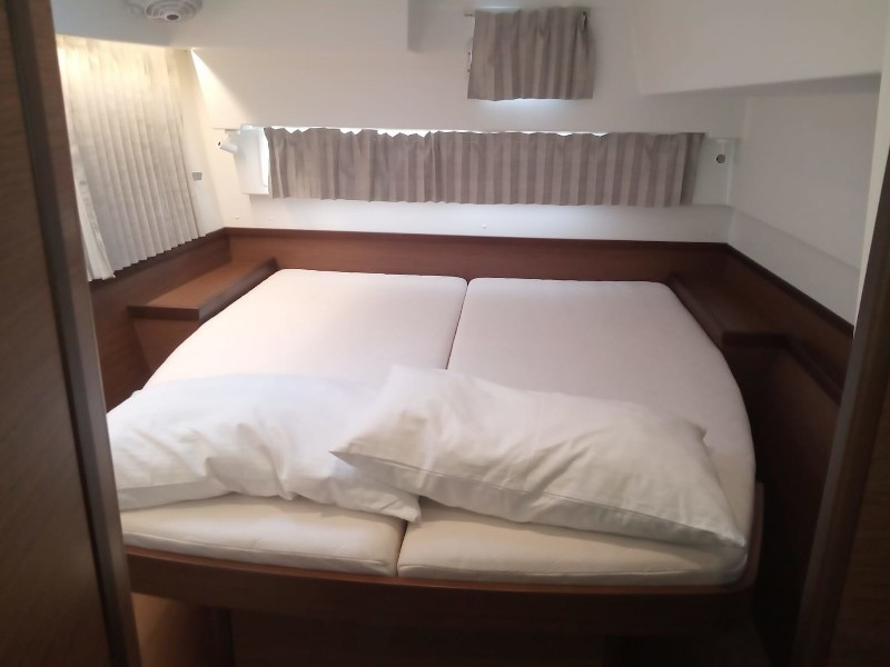 Yacht LAGOON - 42 "Memi"