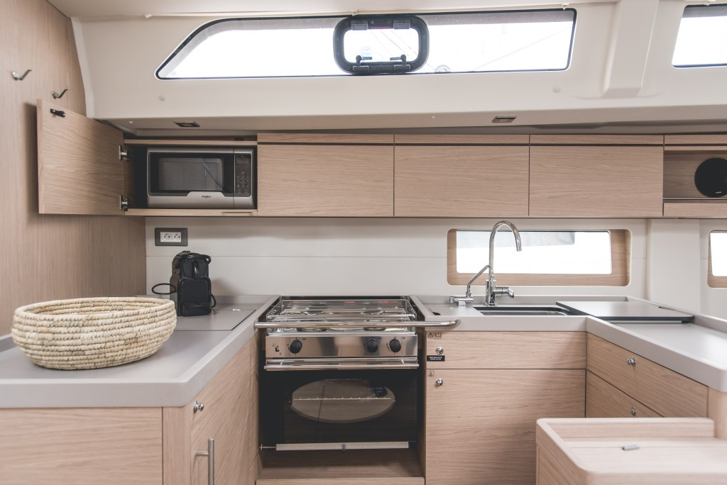 Yacht BENETEAU - Oceanis 51.1 "Aphros"