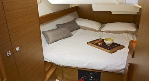 Yacht JEANNEAU - Sun Odyssey 42i "Praha"