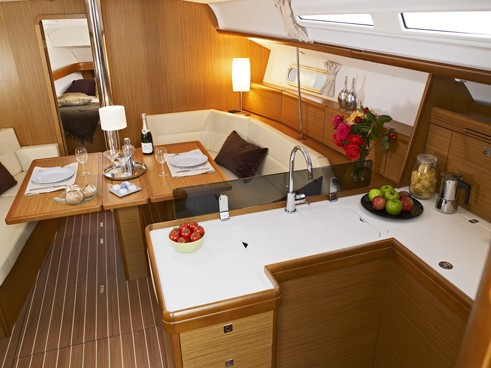 Yacht JEANNEAU - Sun Odyssey 42i "Praha"