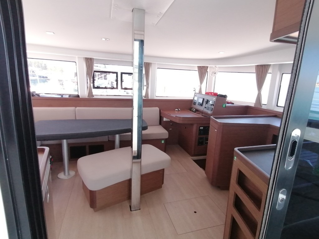 Yacht LAGOON - 42 "Senza SE"