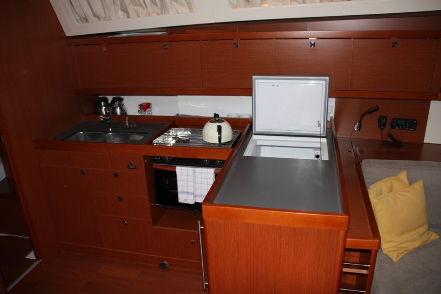 Yacht BENETEAU - Oceanis 45 "Tonic"