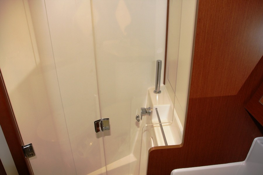 Yacht BENETEAU - Oceanis 45 "Tonic"