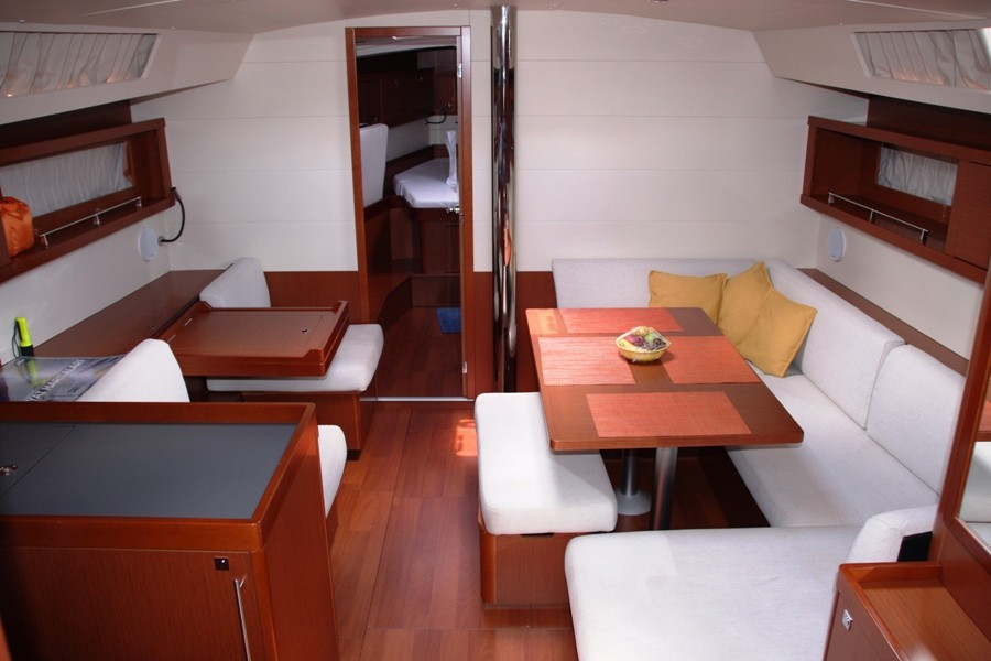 Yacht BENETEAU - Oceanis 45 "Tonic"