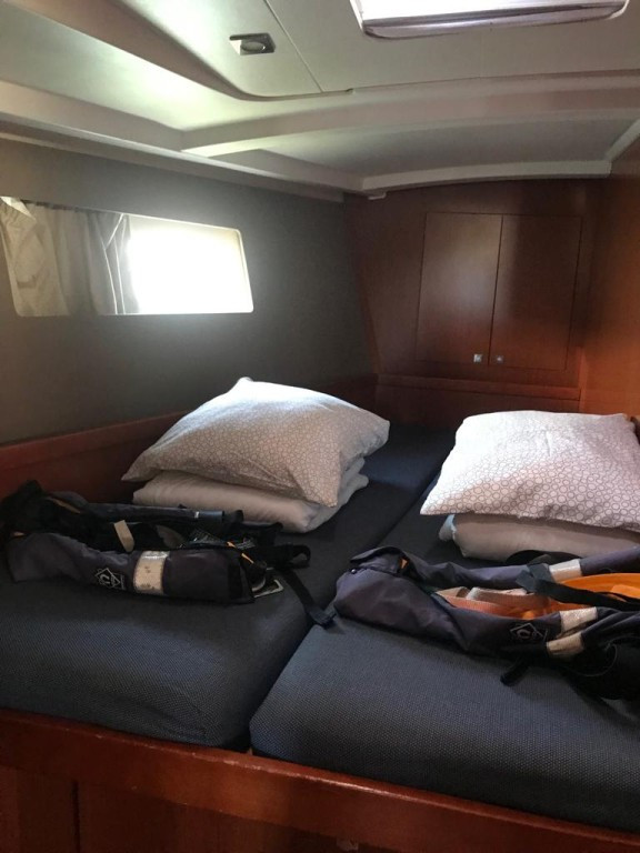 Yacht BENETEAU - Oceanis 45 "Alboran Gin Tonic"