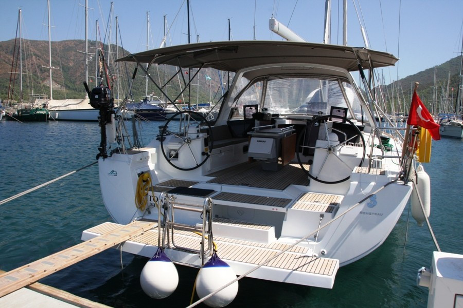 Yacht BENETEAU - Oceanis 45 "Tonic"