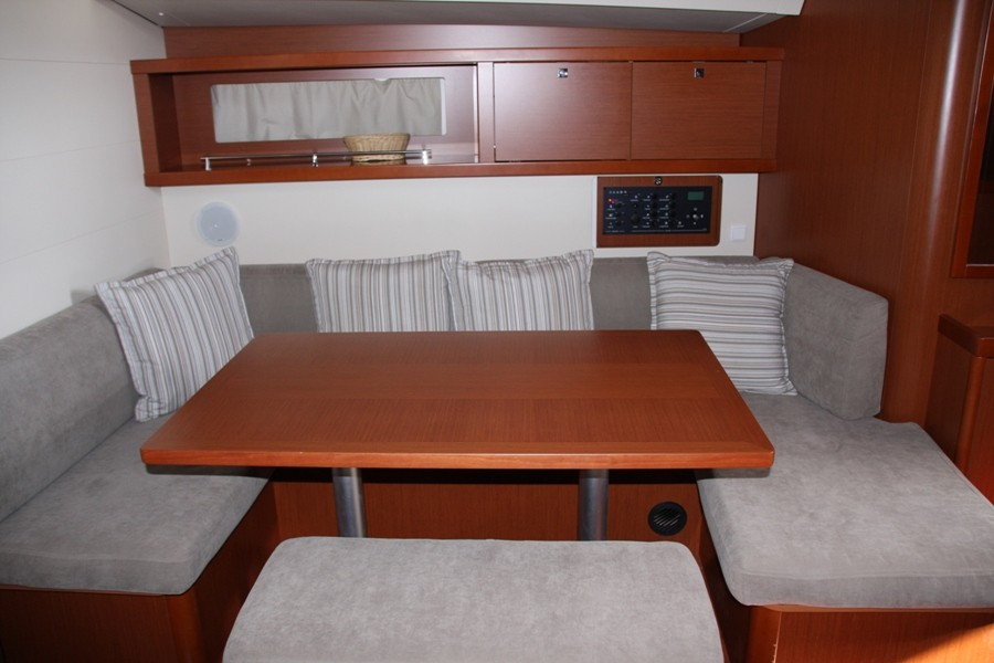 Yacht BENETEAU - Oceanis 45 "Tonic"