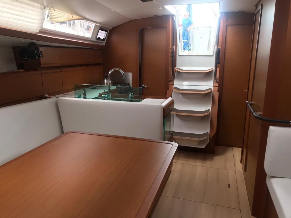 Yacht JEANNEAU - Sun Odyssey 419 "Alboran Limoncello"