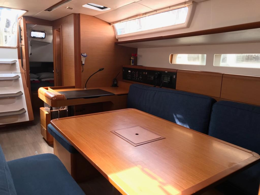 Yacht JEANNEAU - Sun Odyssey 519 "Alboran Prosecco"
