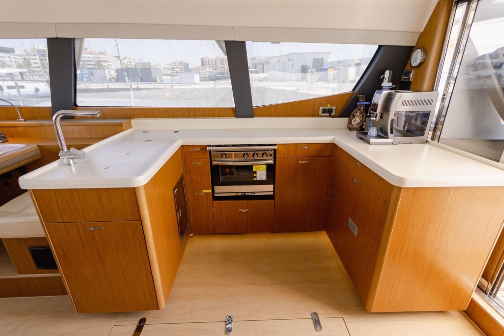 Yacht MOODY - 54 DS "Adventuro"